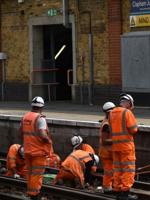 RAIL STRIKES CONTINUES FOR 6 MONTHS ?